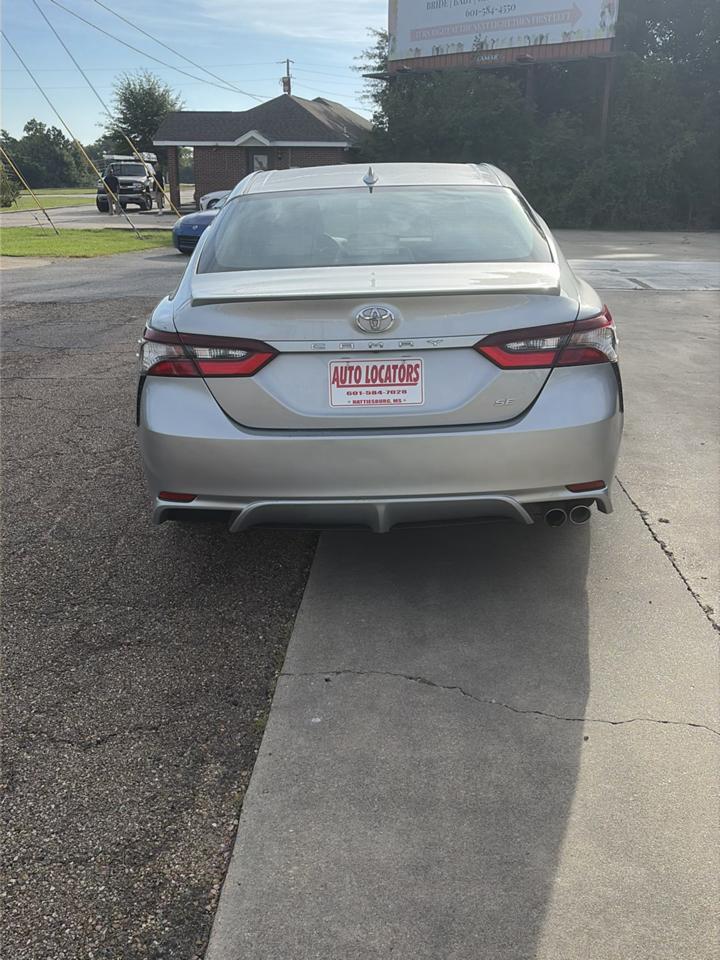 Toyota Camry SE Auto (Natl) 2021