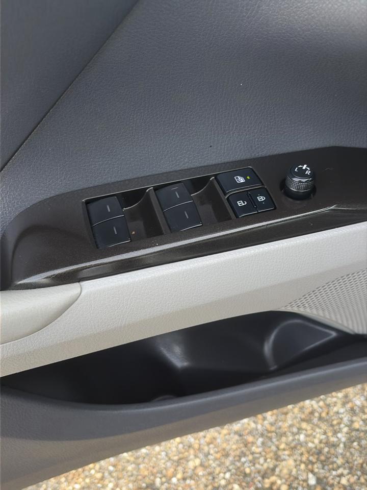 Toyota Camry SE Auto (Natl) 2021