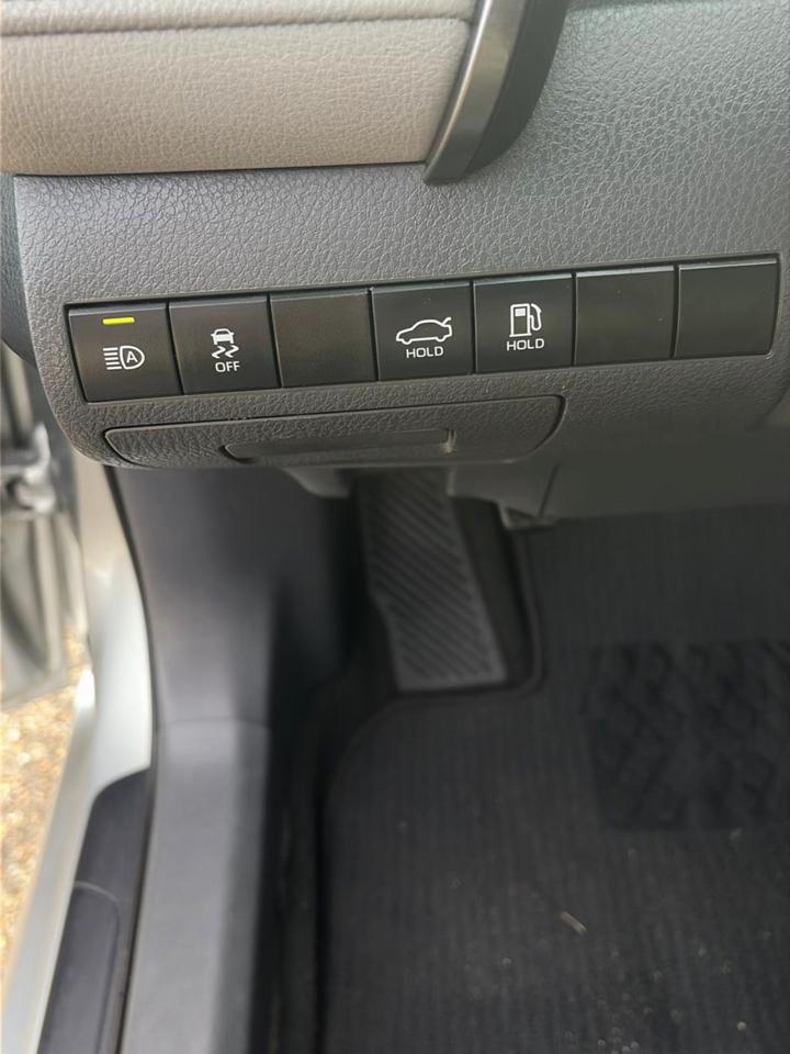 Toyota Camry SE Auto (Natl) 2021