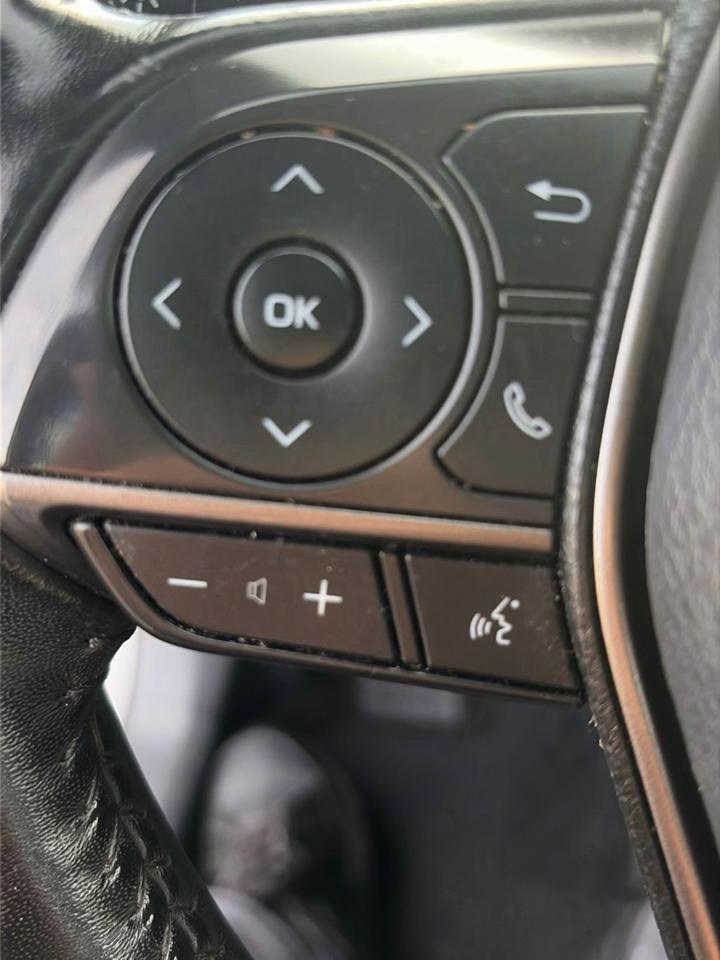 Toyota Camry SE Auto (Natl) 2021