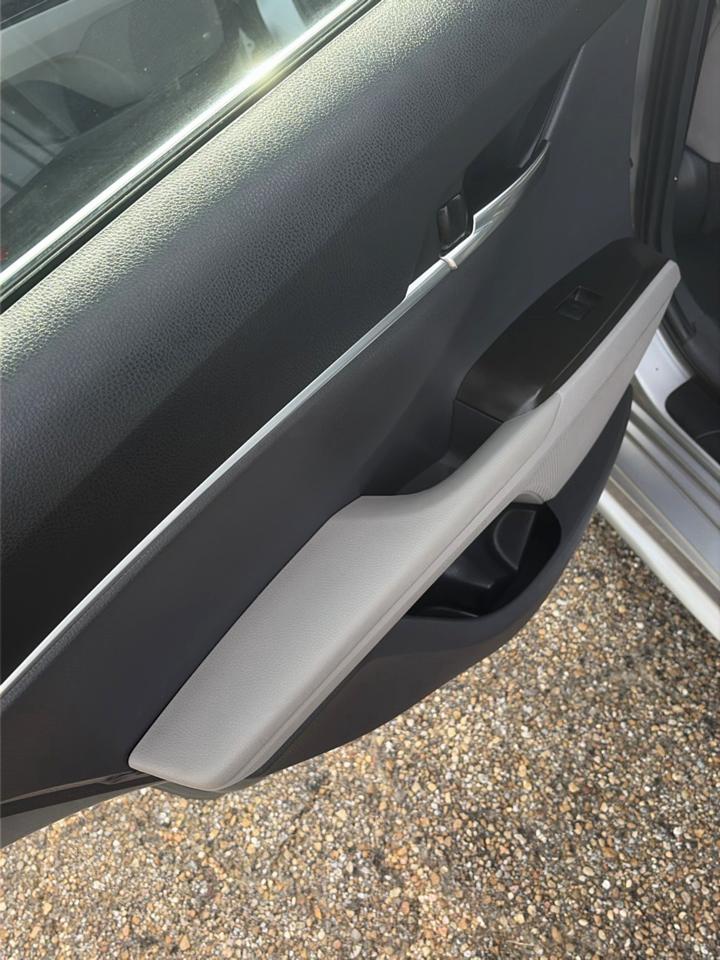 Toyota Camry SE Auto (Natl) 2021