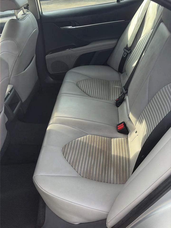 Toyota Camry SE Auto (Natl) 2021
