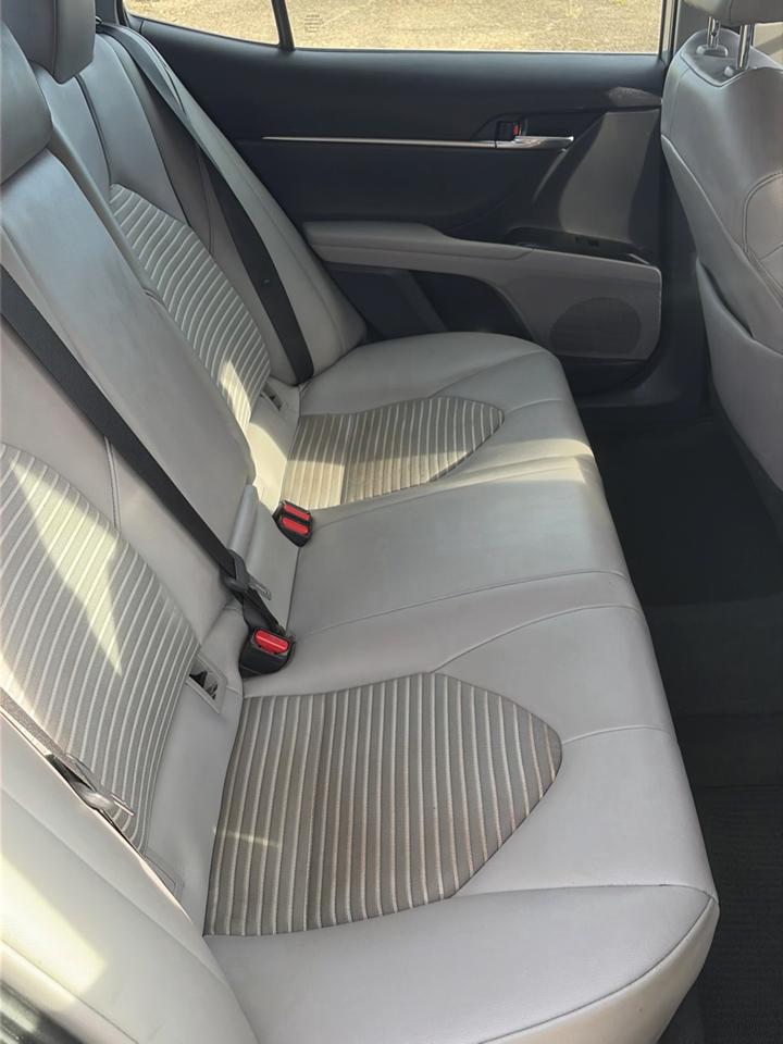 Toyota Camry SE Auto (Natl) 2021