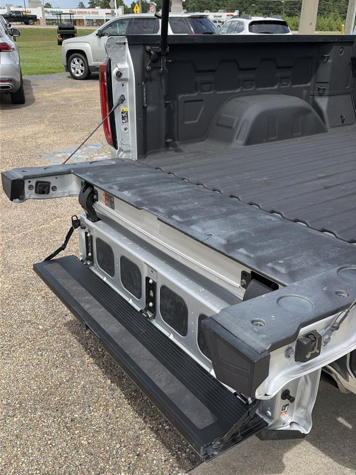 GMC Sierra 1500 4WD Crew Cab 147" SLT 2021