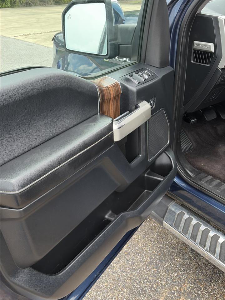 Ford F-150 Lariat 4WD SuperCrew 5.5' Box 2017