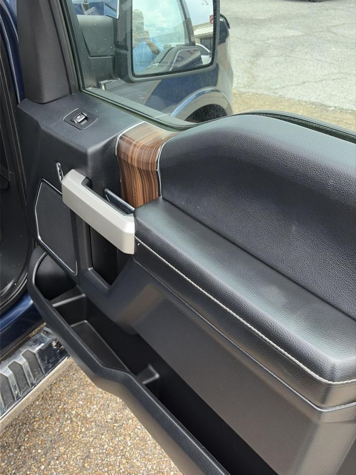 Ford F-150 Lariat 4WD SuperCrew 5.5' Box 2017