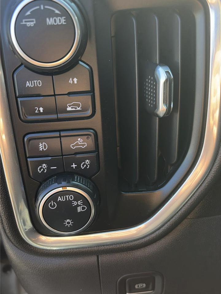 Chevrolet Silverado 1500 4WD Crew Cab 147" RST 2021