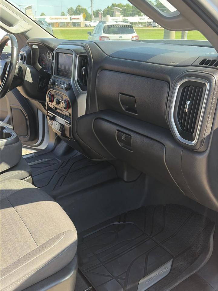Chevrolet Silverado 1500 4WD Crew Cab 147" RST 2021