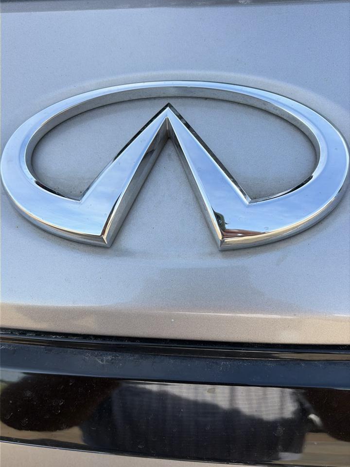 Infiniti QX60 LUXE FWD 2023