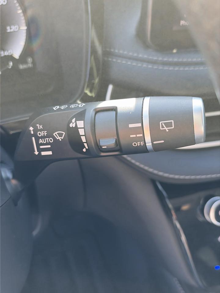 Infiniti QX60 LUXE FWD 2023