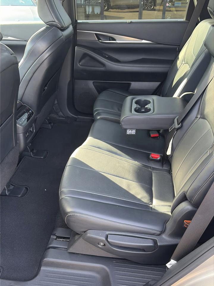 Infiniti QX60 LUXE FWD 2023