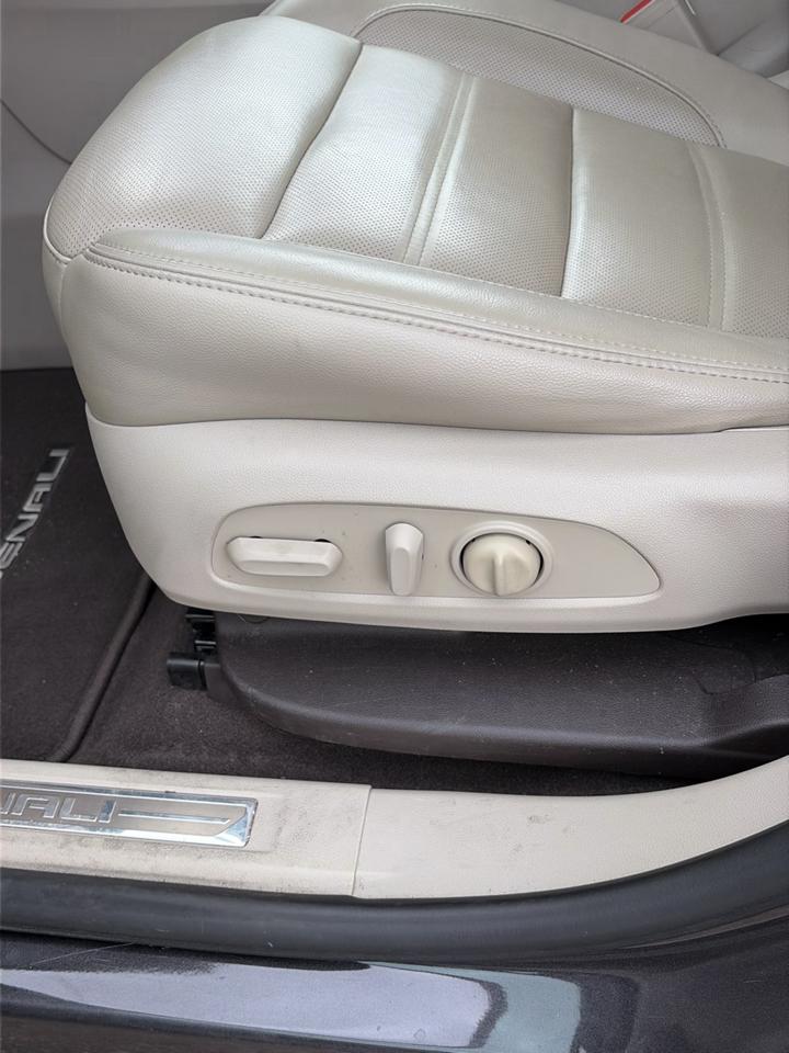 GMC Acadia FWD 4dr Denali 2018