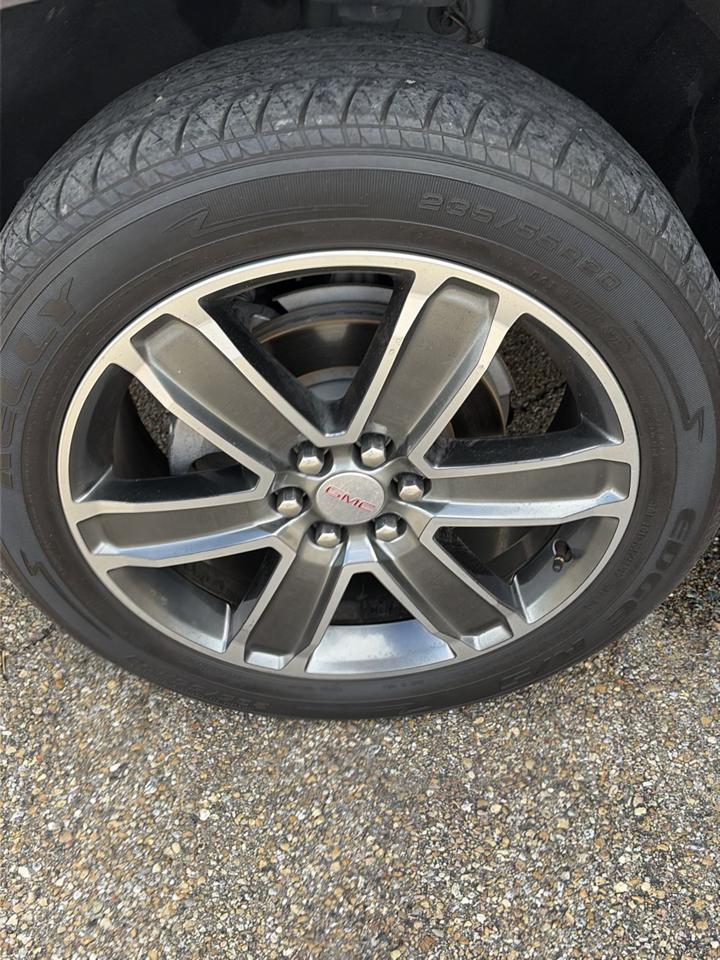 GMC Acadia FWD 4dr Denali 2018
