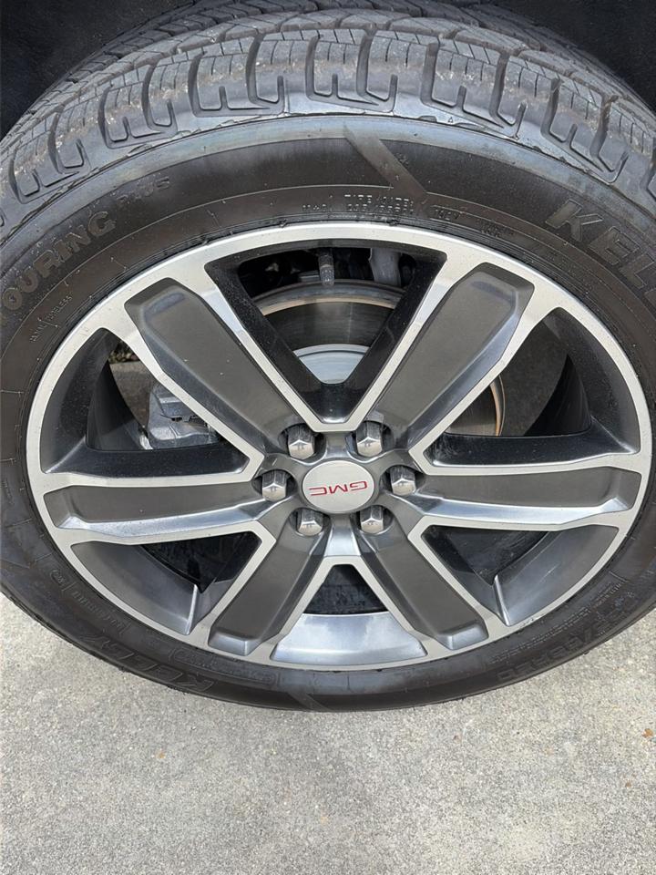 GMC Acadia FWD 4dr Denali 2018