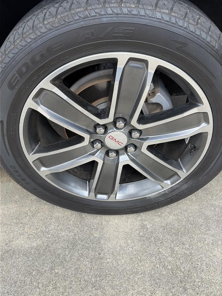 GMC Acadia FWD 4dr Denali 2018