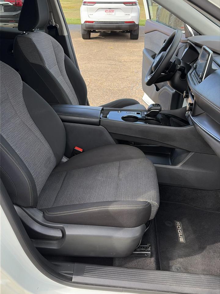 Nissan Rogue FWD SV 2023