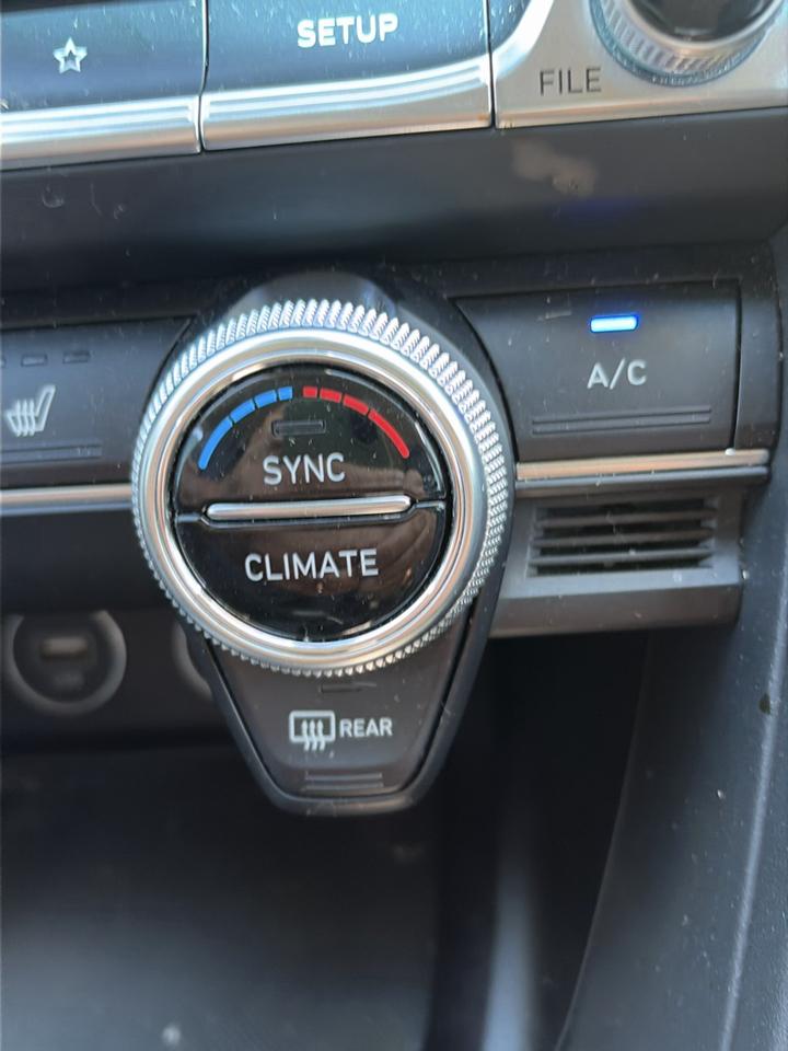 Genesis G70 2.0T AWD 2023