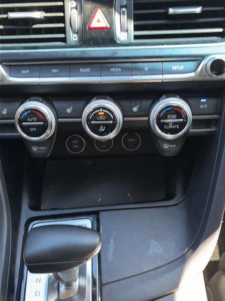 Genesis G70 2.0T AWD 2023