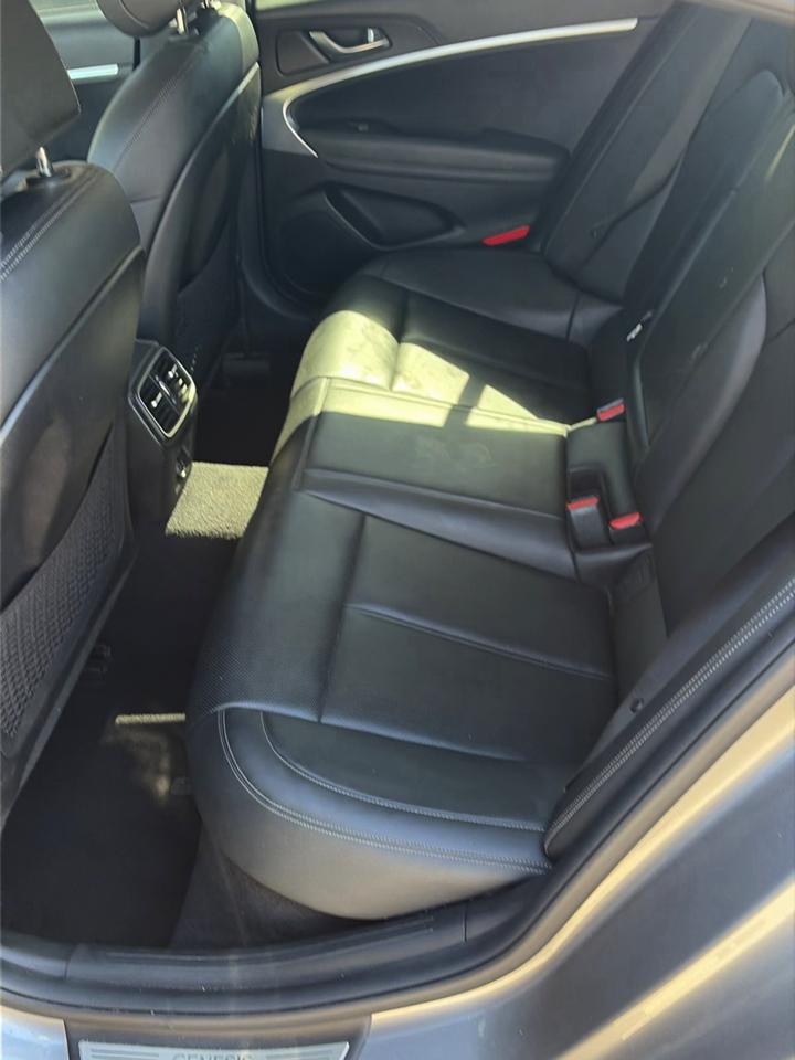 Genesis G70 2.0T AWD 2023