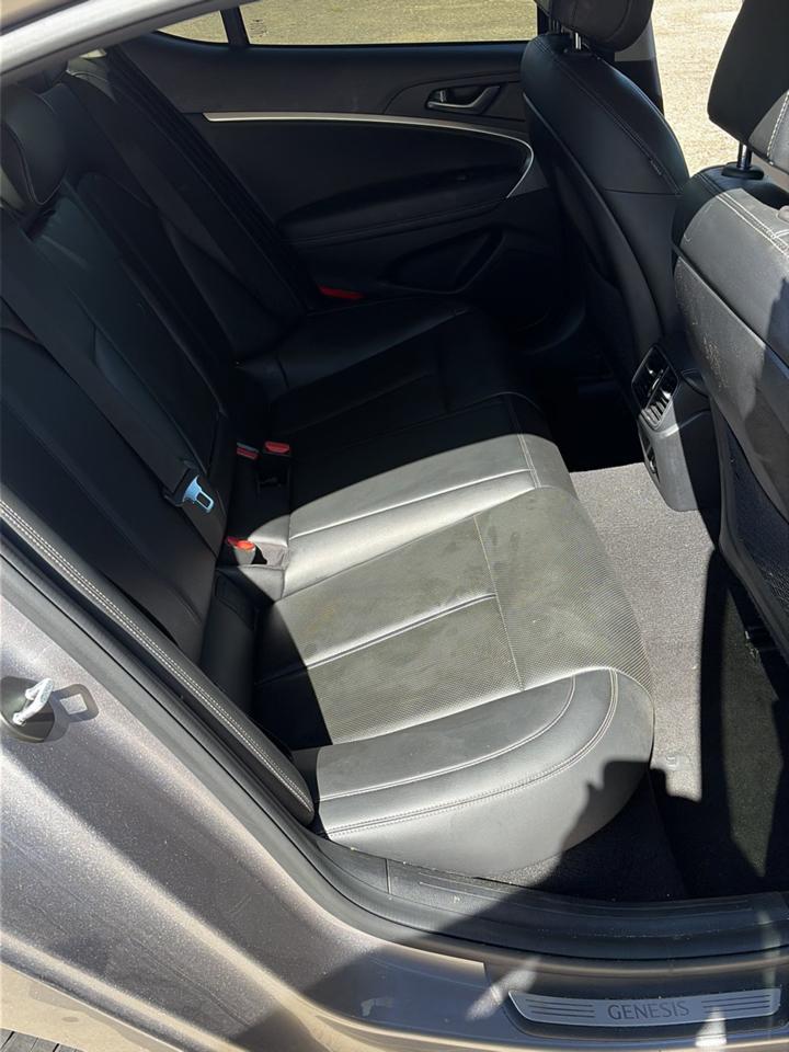 Genesis G70 2.0T AWD 2023