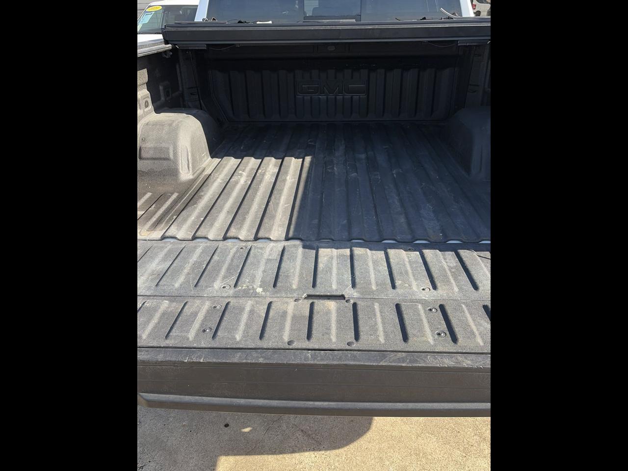 GMC Sierra 1500 4WD Crew Cab 147" SLT 2022
