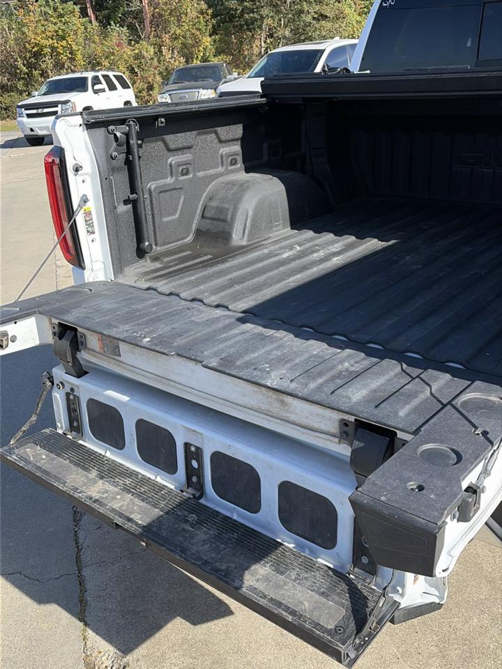 GMC Sierra 1500 4WD Crew Cab 147" SLT 2022