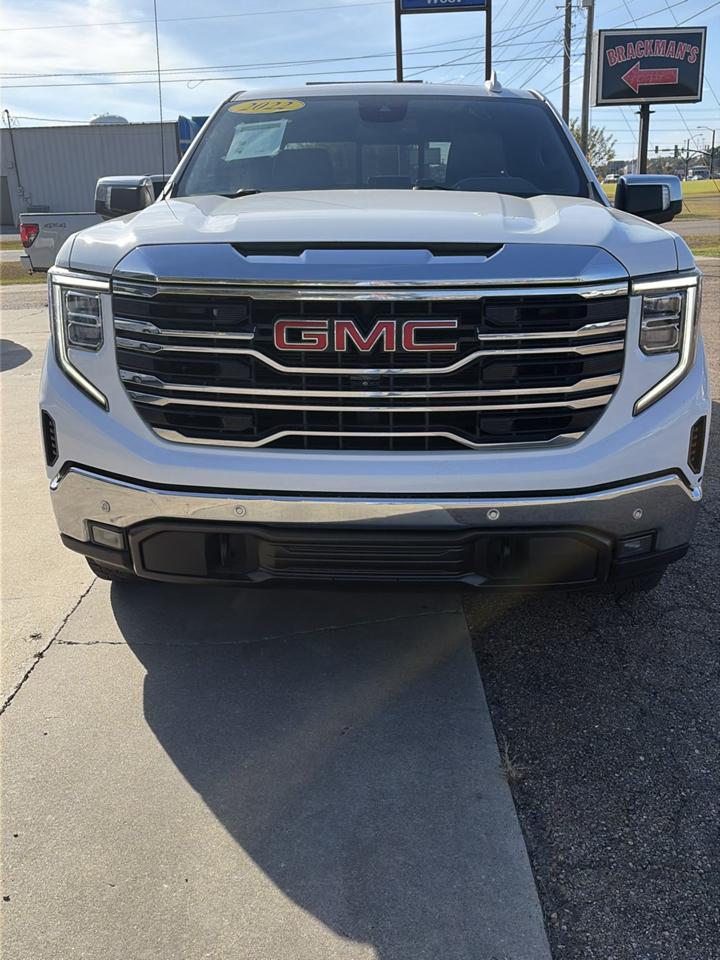 GMC Sierra 1500 4WD Crew Cab 147" SLT 2022