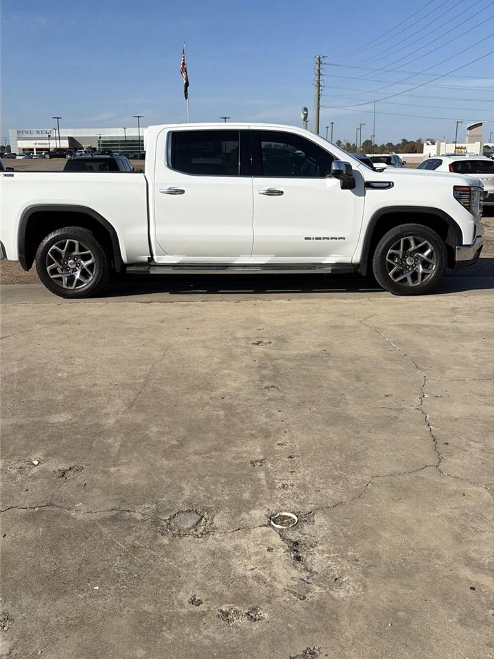 GMC Sierra 1500 4WD Crew Cab 147" SLT 2022