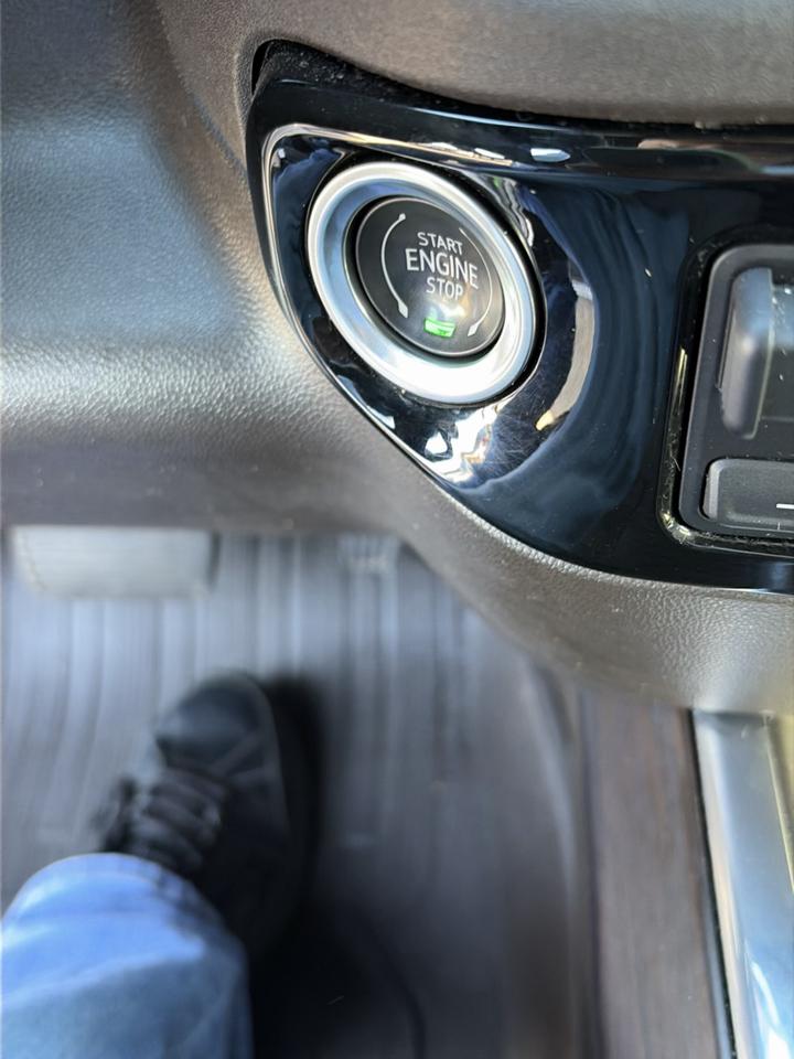 GMC Sierra 1500 4WD Crew Cab 147" SLT 2022