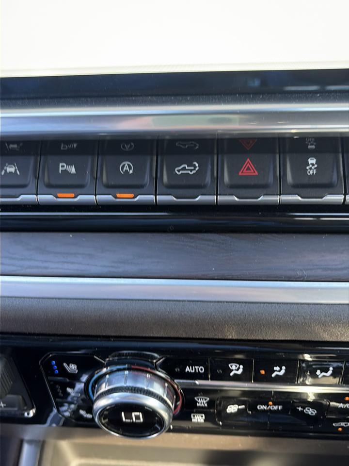 GMC Sierra 1500 4WD Crew Cab 147" SLT 2022