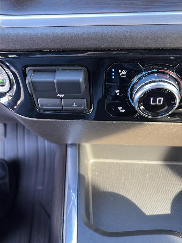 GMC Sierra 1500 4WD Crew Cab 147" SLT 2022