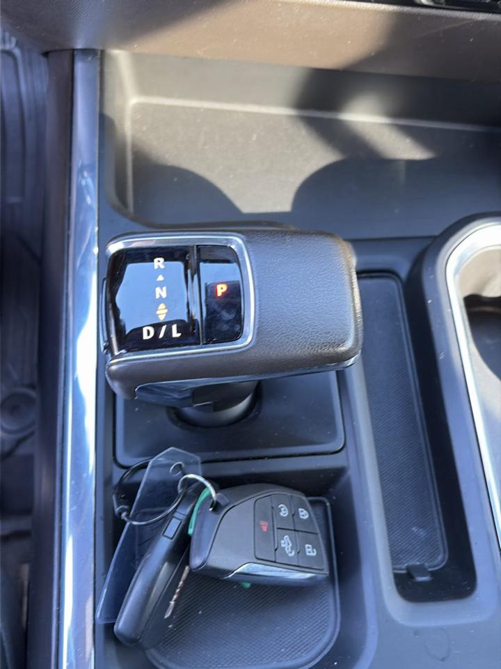 GMC Sierra 1500 4WD Crew Cab 147" SLT 2022
