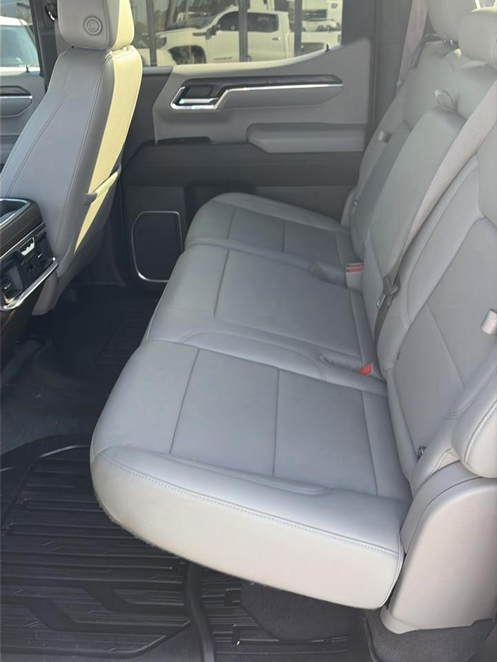 GMC Sierra 1500 4WD Crew Cab 147" SLT 2022