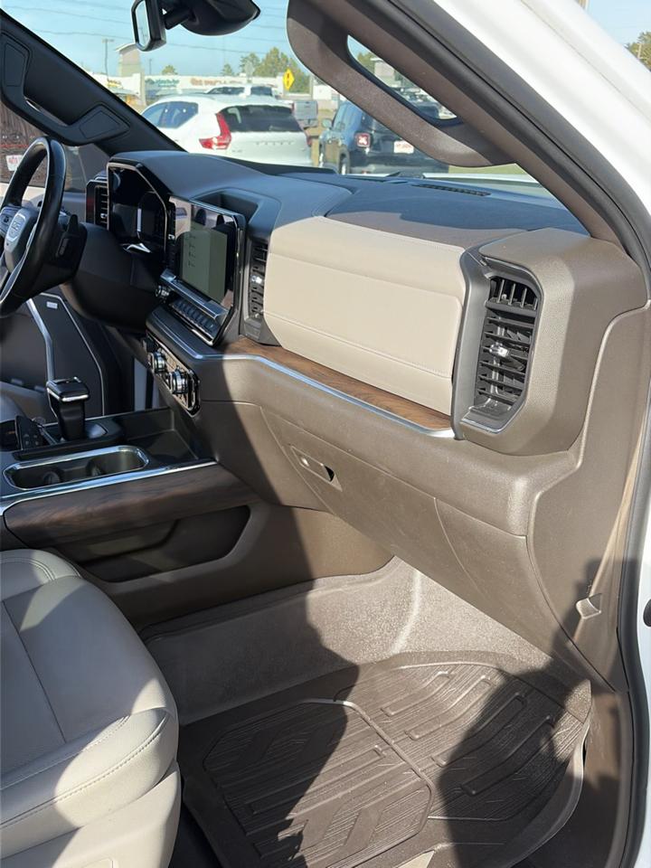 GMC Sierra 1500 4WD Crew Cab 147" SLT 2022