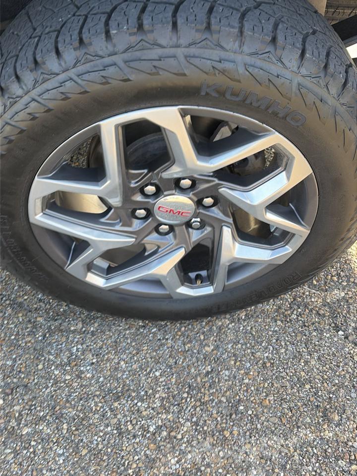 GMC Sierra 1500 4WD Crew Cab 147" SLT 2022