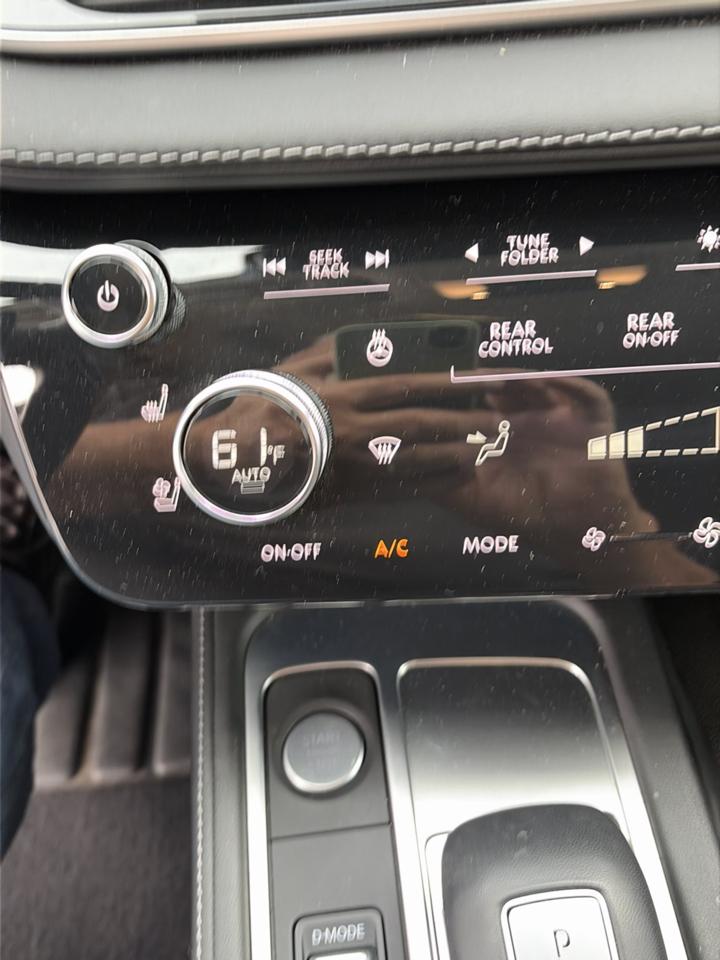 Infiniti QX60 LUXE AWD 2024