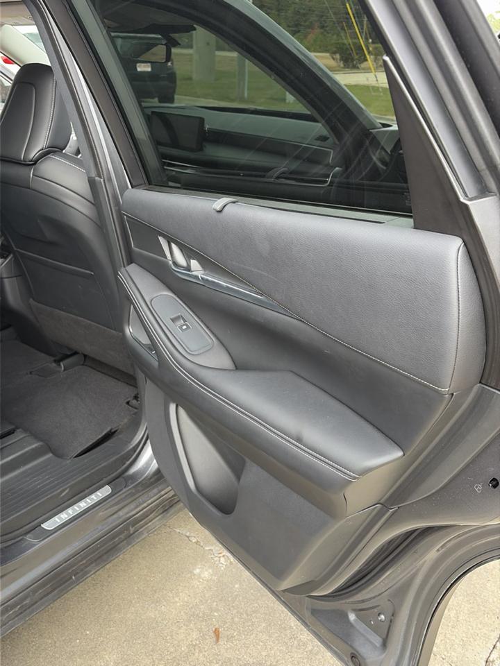 Infiniti QX60 LUXE AWD 2024
