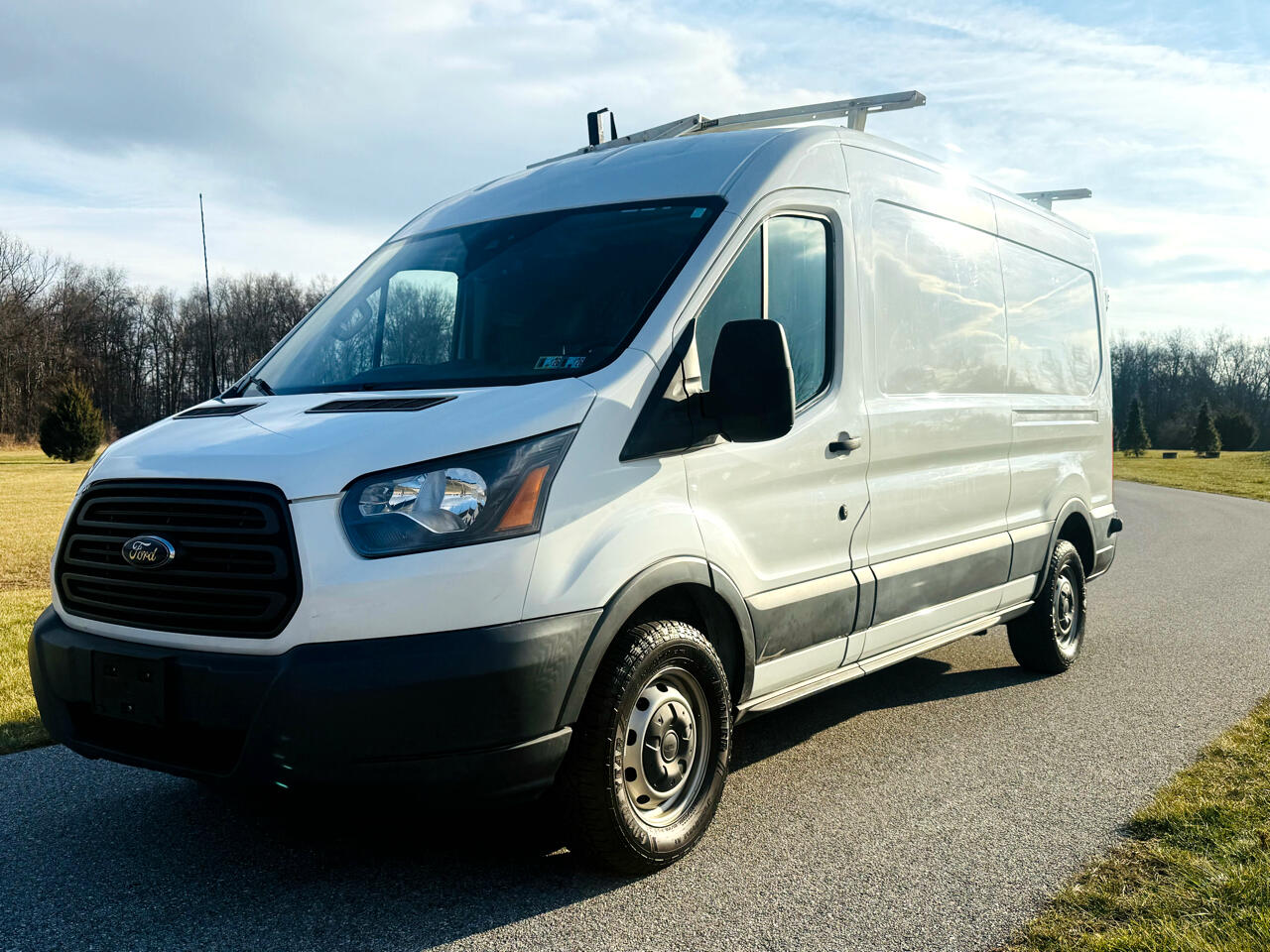 Ford Transit 250 Van Med. Roof w/Sliding Pass. 148-in. WB 2018