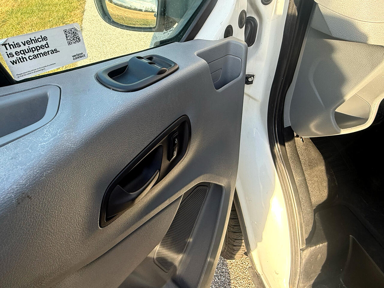 Ford Transit 250 Van Med. Roof w/Sliding Pass. 148-in. WB 2018