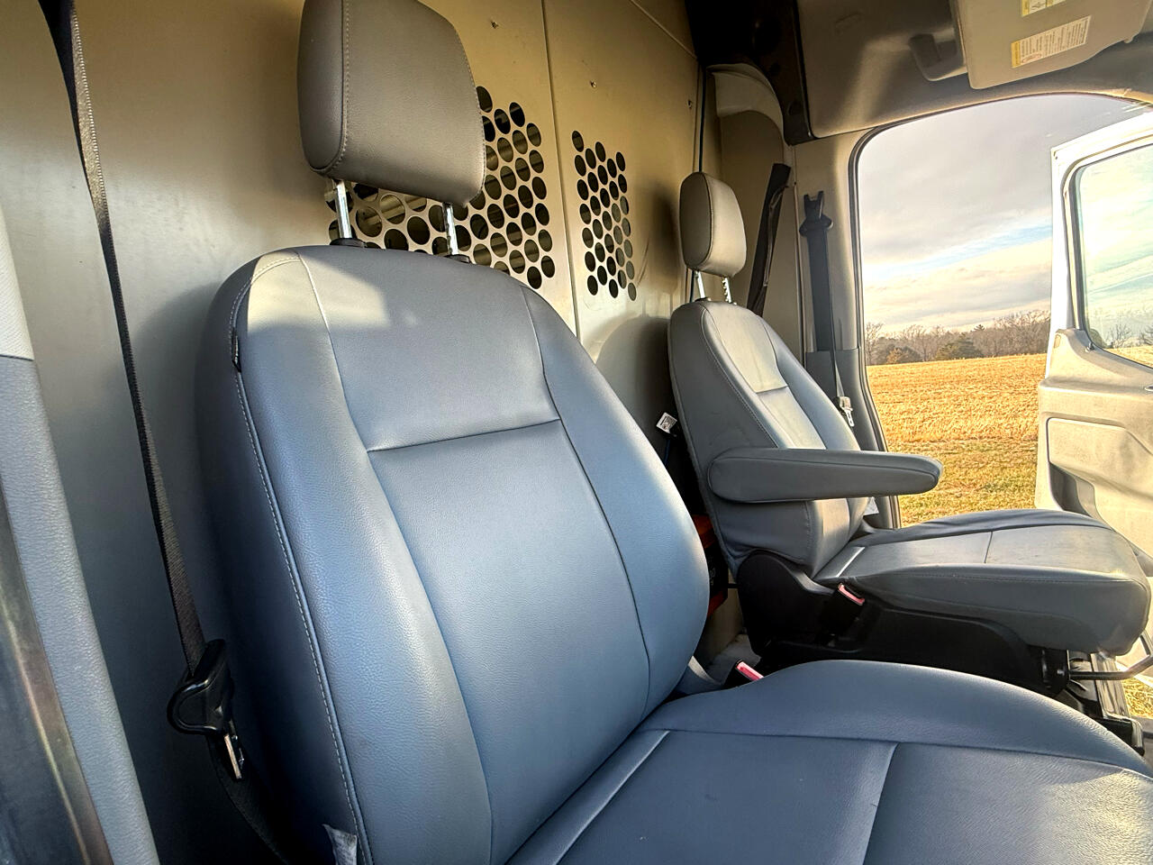 Ford Transit 250 Van Med. Roof w/Sliding Pass. 148-in. WB 2018