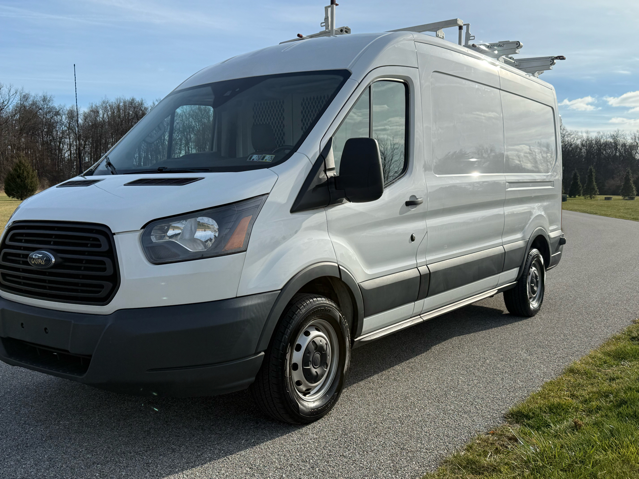 2017 Ford Transit 250 Van Med. Roof w/Sliding Pass. 148-in. WB