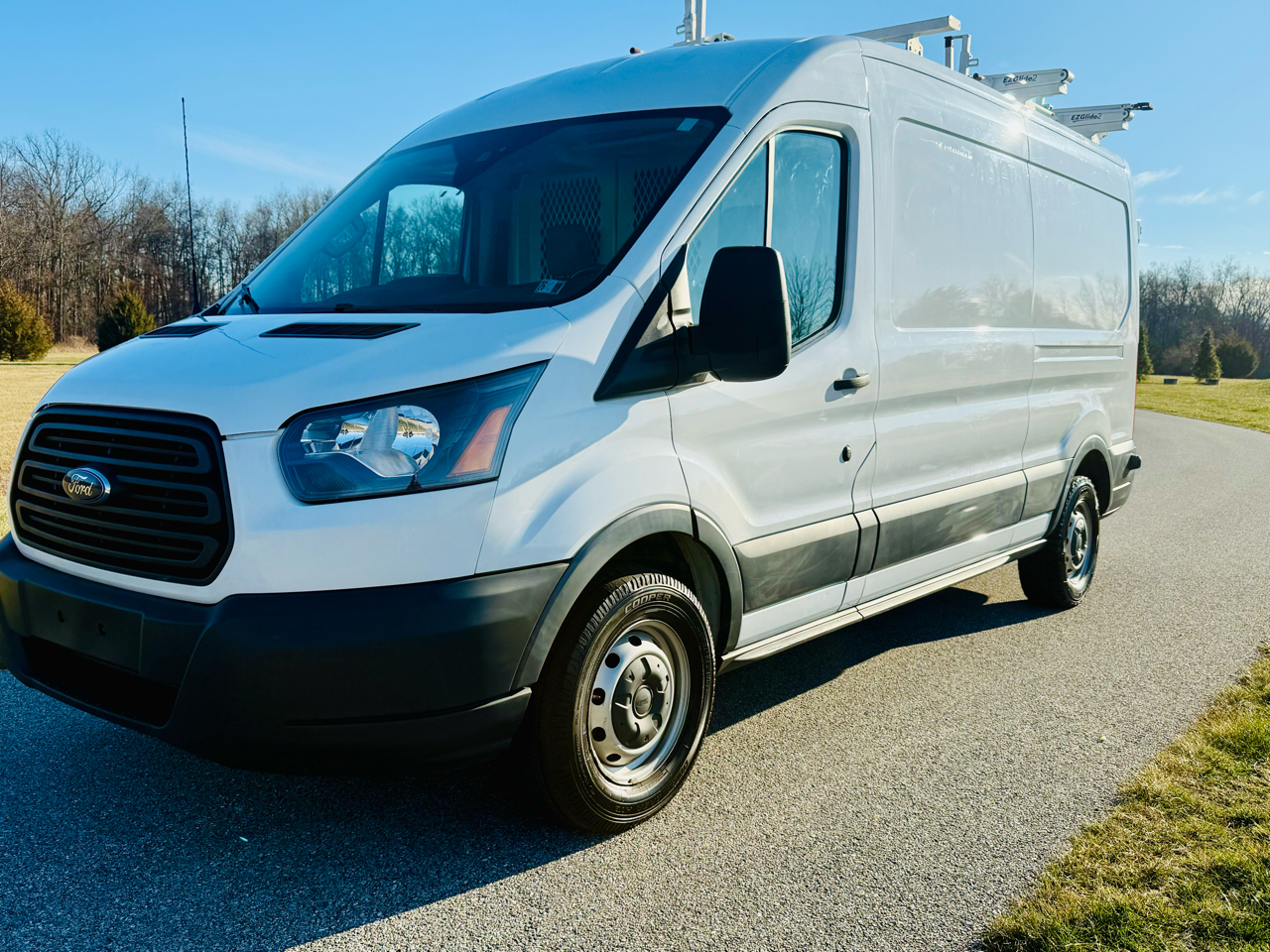 2017 Ford Transit 250 Van Med. Roof w/Sliding Pass. 148-in. WB