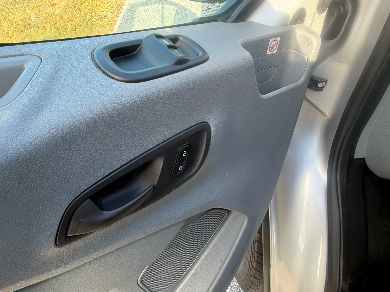 Ford Transit 150 Van Low Roof 60/40 Pass. 130-in. WB 2019