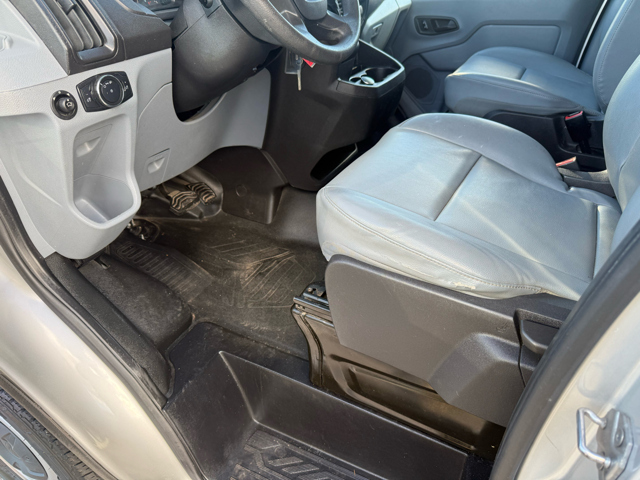 Ford Transit 150 Van Low Roof 60/40 Pass. 130-in. WB 2019