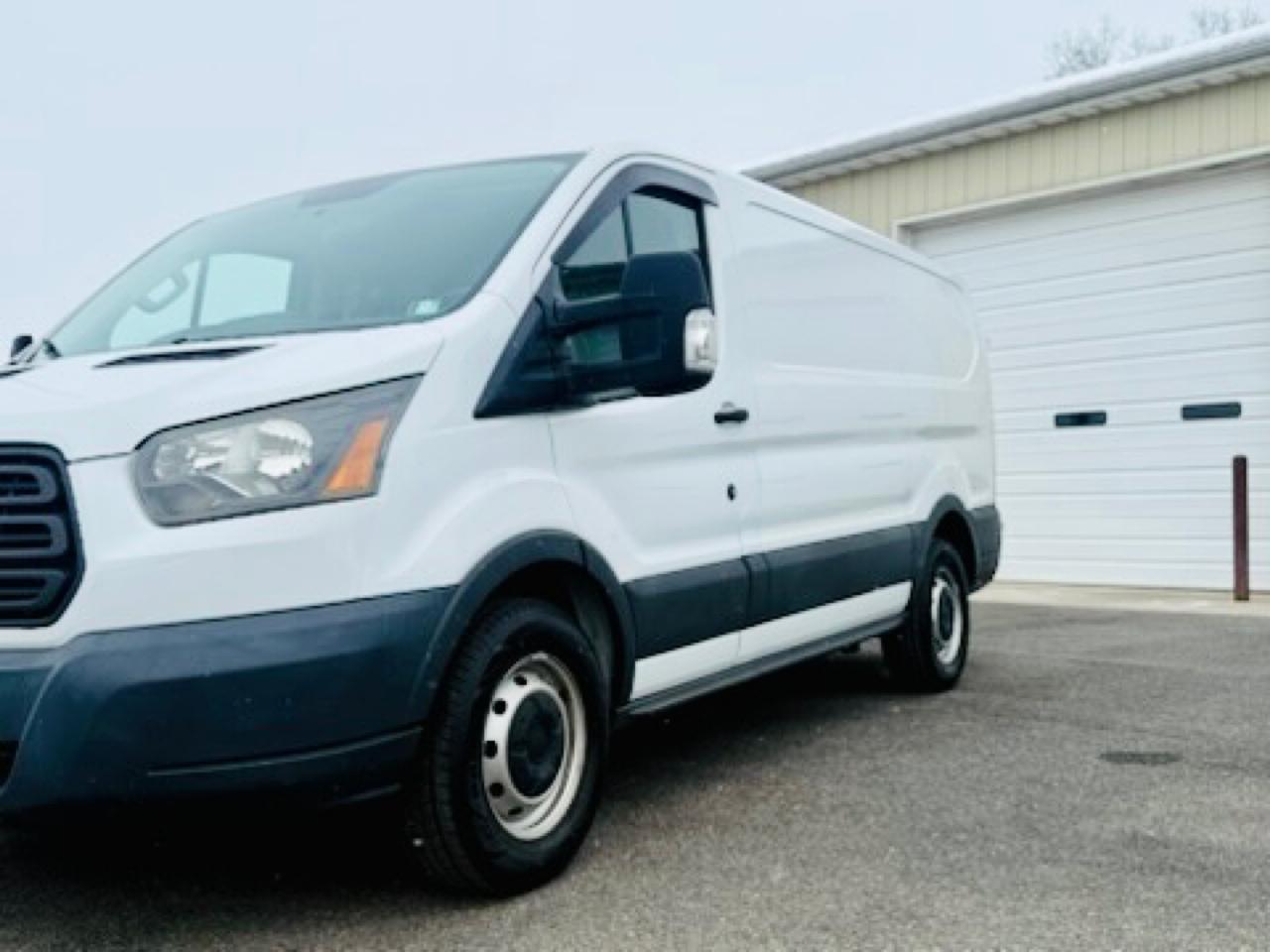 Ford Transit 150 Van Low Roof 60/40 Pass. 130-in. WB 2016