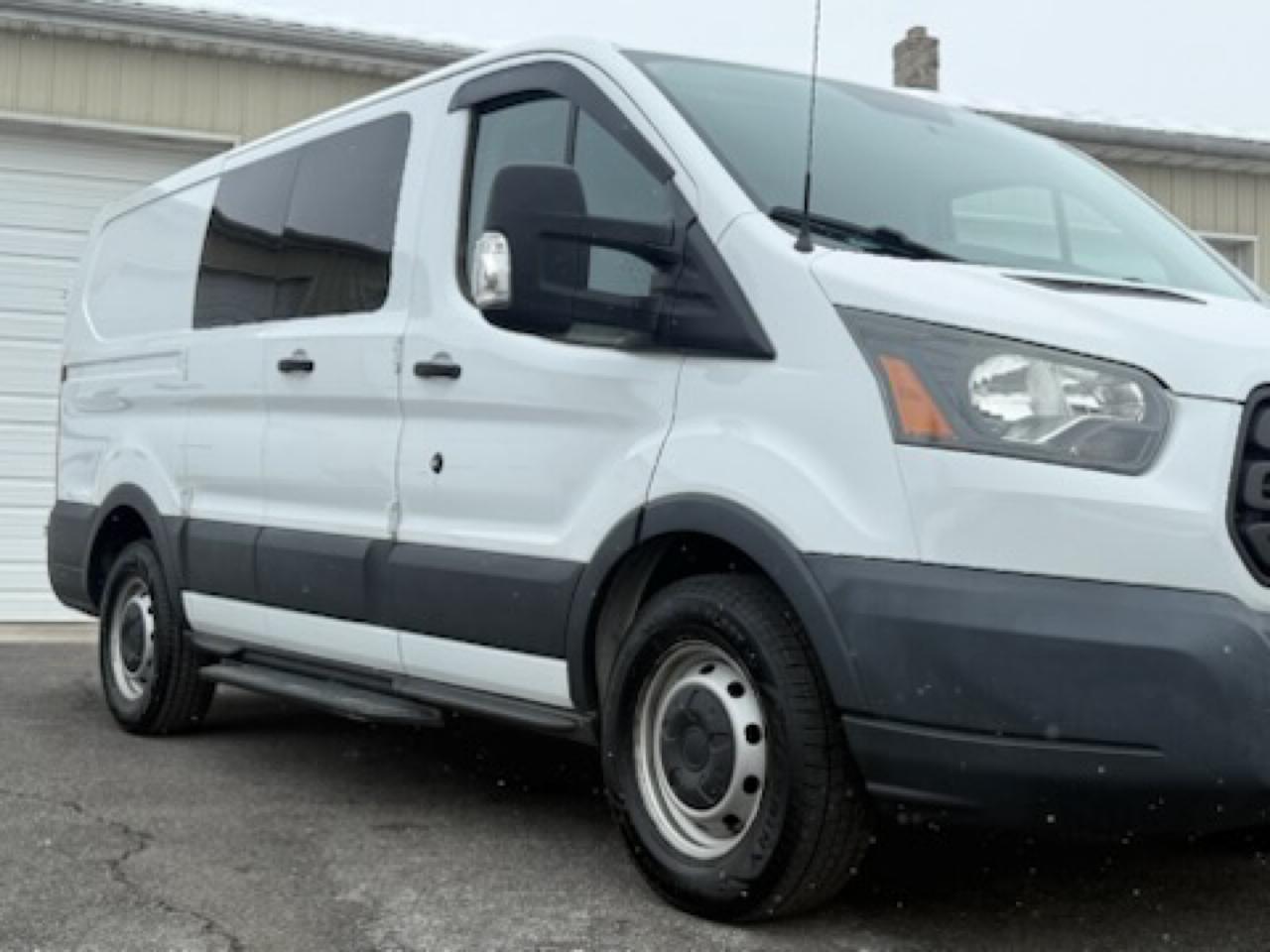 Ford Transit 150 Van Low Roof 60/40 Pass. 130-in. WB 2016