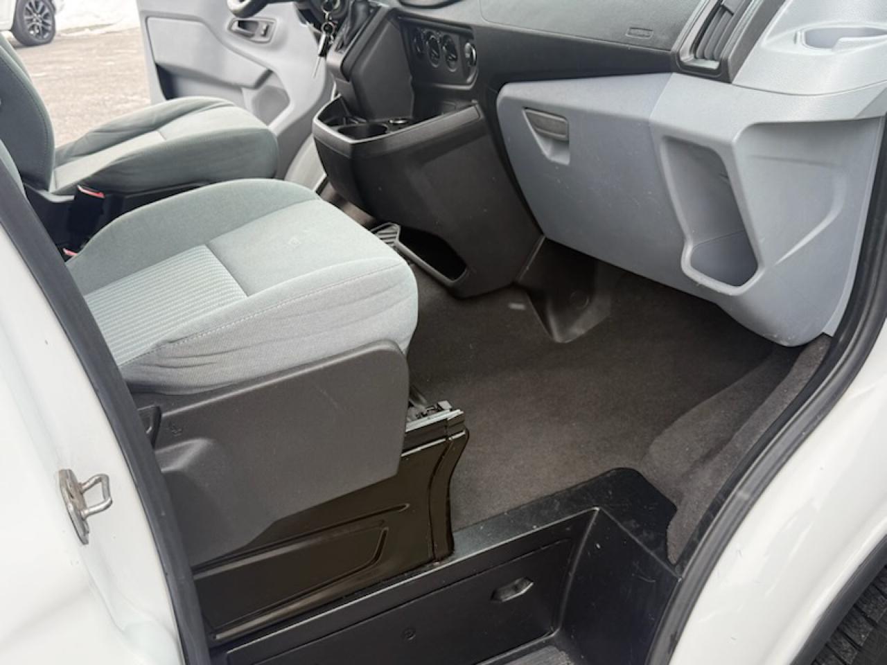 Ford Transit 150 Van Low Roof 60/40 Pass. 130-in. WB 2016