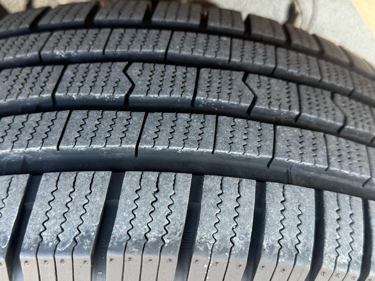 Ford Transit 150 Van Low Roof 60/40 Pass. 130-in. WB 2016