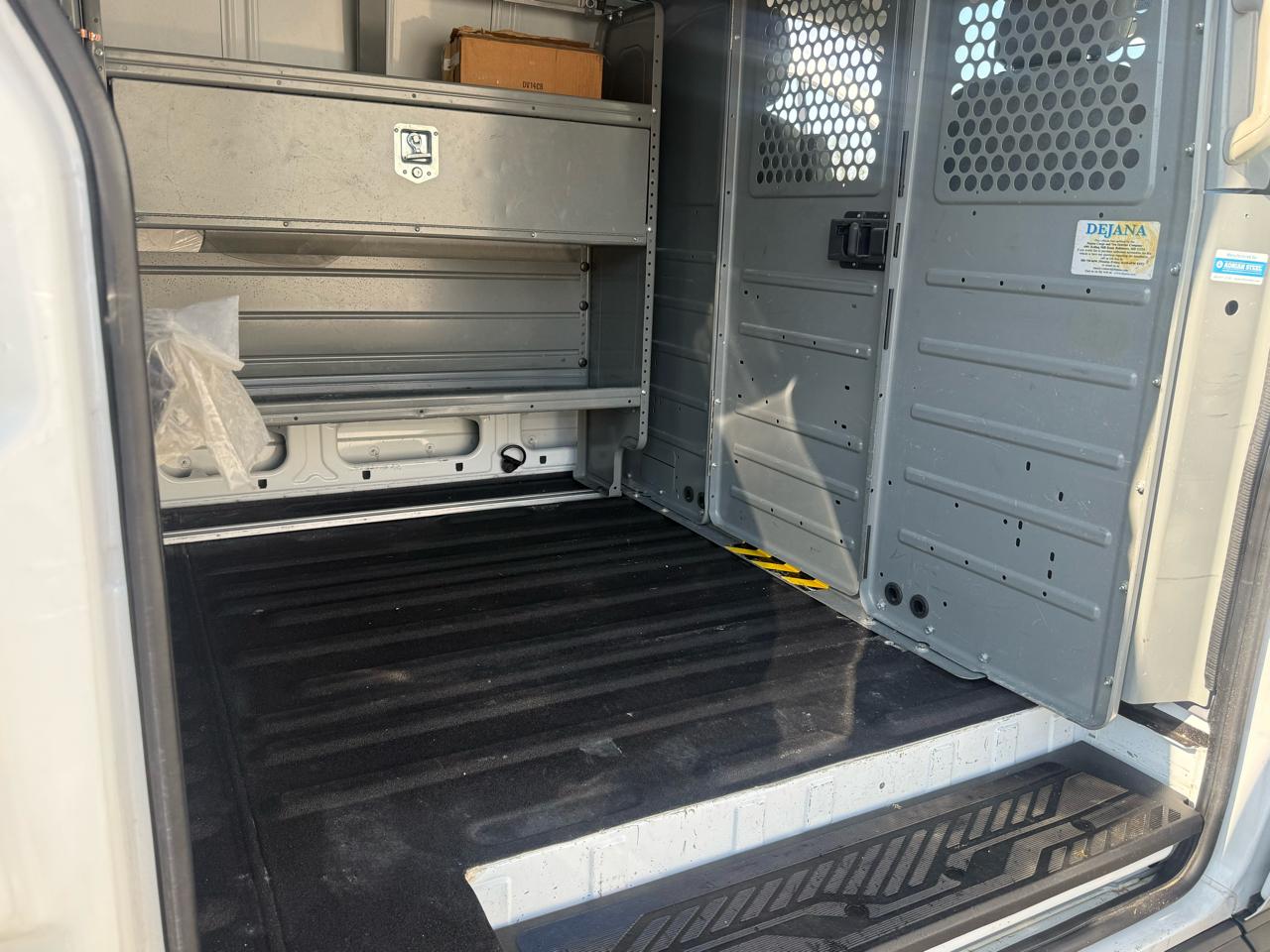 Ford Transit 150 Van Low Roof 60/40 Pass. 130-in. WB 2016