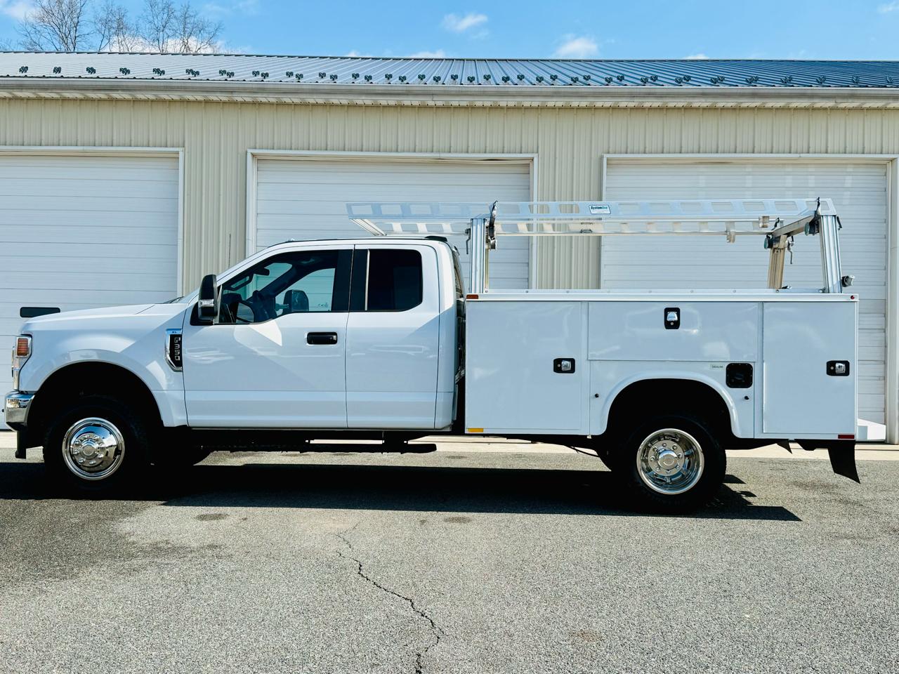 2022 Ford F-350 SD XL SuperCab Long Bed 4WD DRW